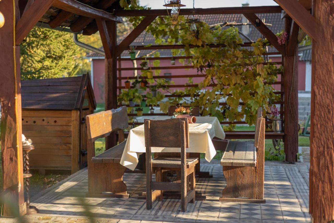 Kuca Za Odmor Baranjski Dvori Hotel Zmajevac Luaran gambar